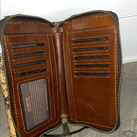 NWOT Patricia Nash Farleigh Leather Phone Crossbody Wallet - European Map - RFDI - Picture 8 of 12